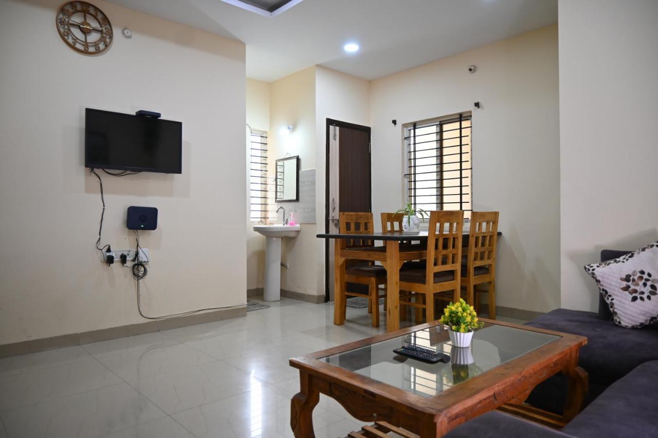 Staeg Heart Of City 2Bhk - 201 Indore Exterior foto